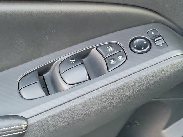 Used 2024 Nissan Altima 2.5 SV image 18