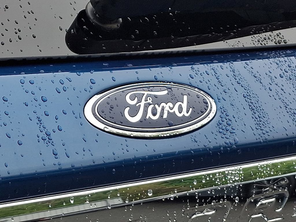 Certified 2022 Ford Explorer XLT w/ Equipment Group 202A AWD/4WD image 31