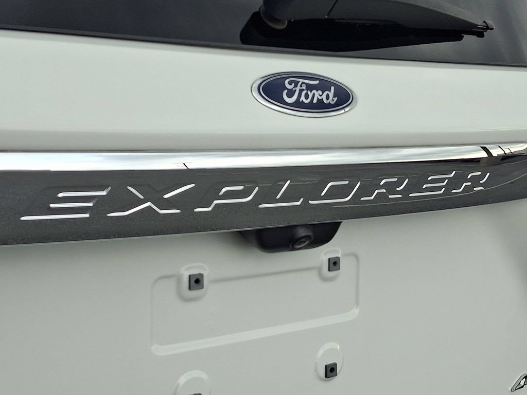 Certified 2023 Ford Explorer Limited AWD/4WD image 34