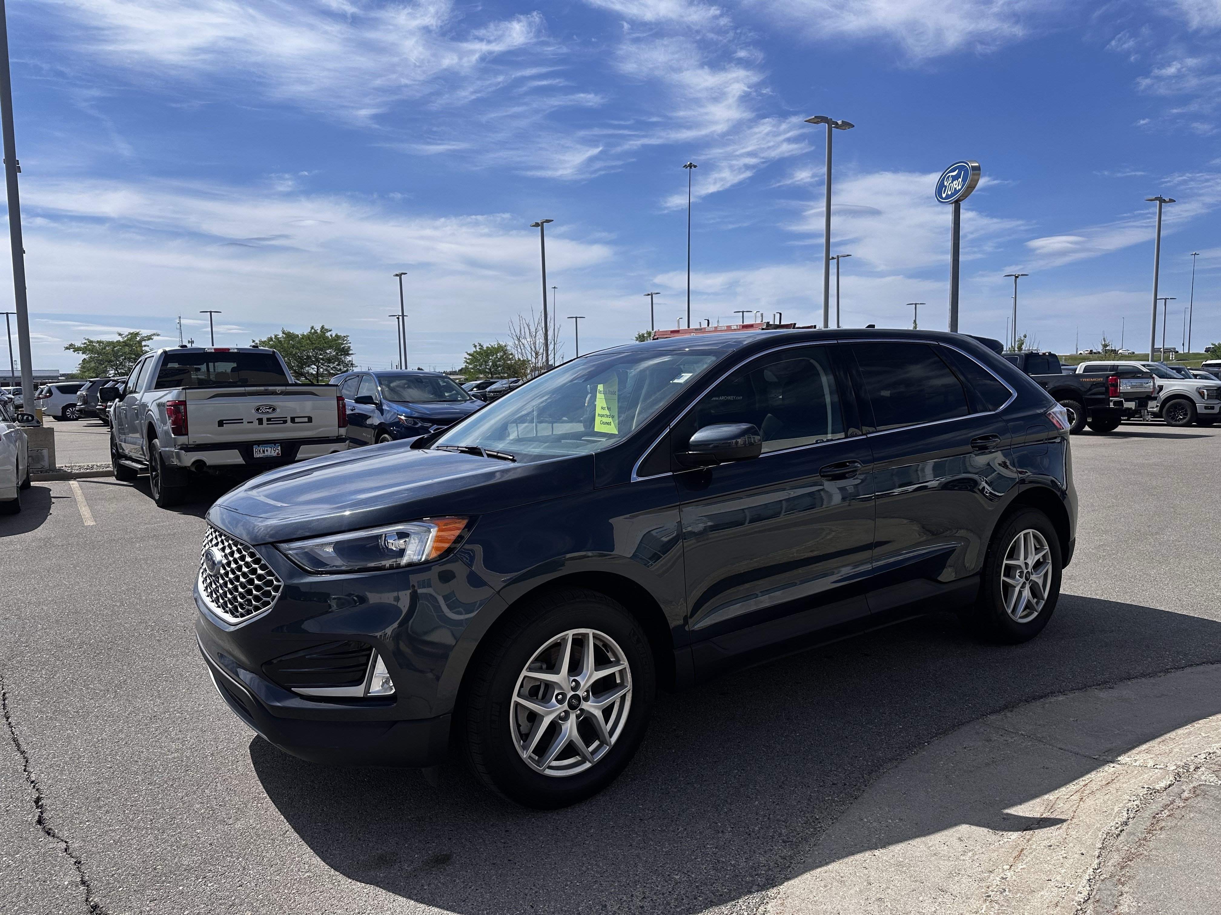 Certified 2024 Ford Edge SEL w/ Convenience Package AWD/4WD image 2