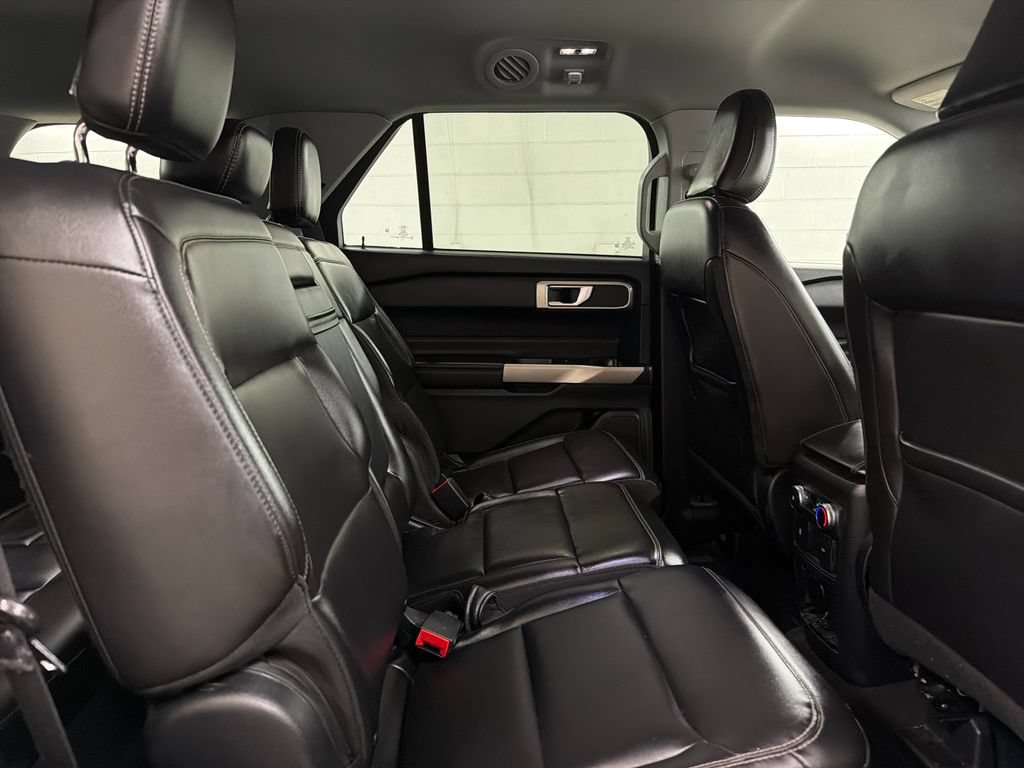Certified 2023 Ford Explorer XLT w/ Equipment Group 202A RWD image 30