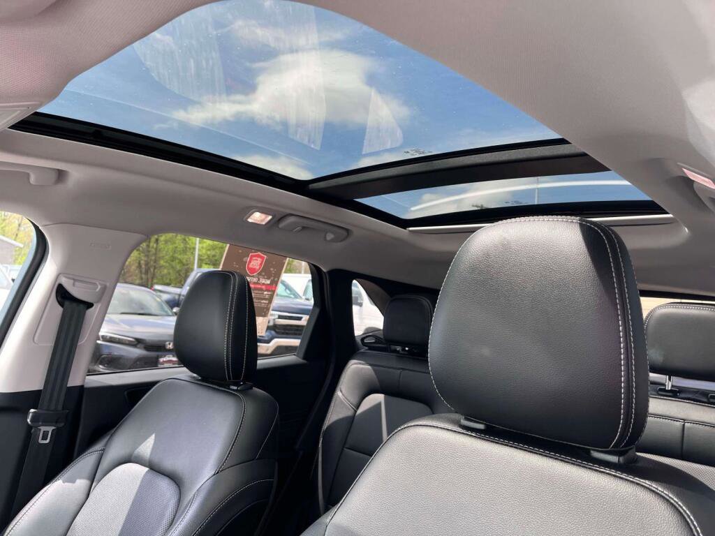 Certified 2022 Ford Escape SEL AWD/4WD image 5