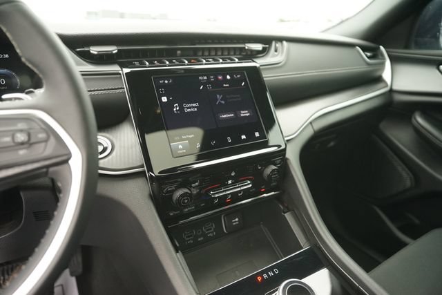 Used 2025 Jeep Grand Cherokee L Laredo w/ Luxury Tech Group I AWD/4WD image 29