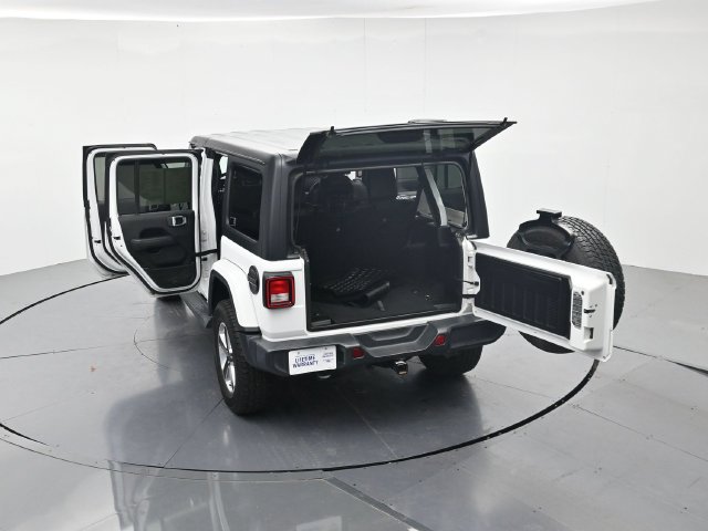 Used 2018 Jeep Wrangler Unlimited Sahara AWD/4WD image 40