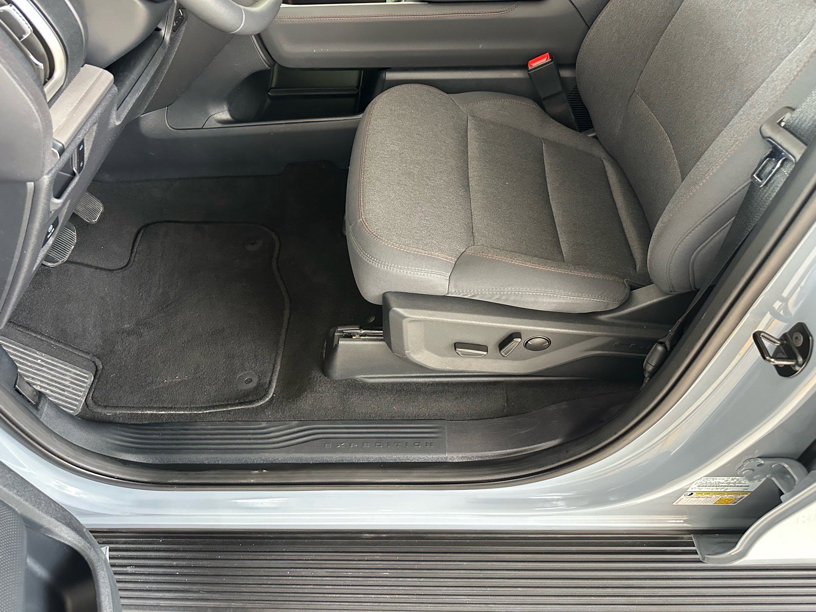 Certified 2025 Ford Expedition Active RWD image 15