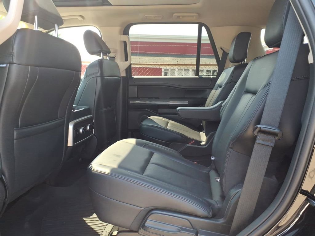 Certified 2024 Ford Expedition XLT AWD/4WD image 12