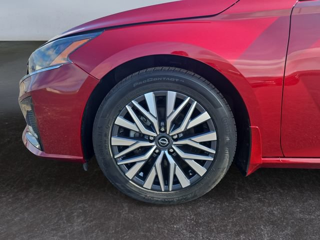 Used 2023 Nissan Altima 2.5 SV FWD image 14