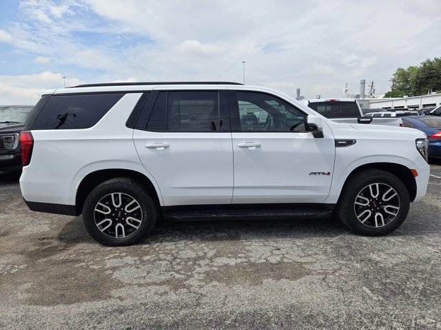 Used 2024 GMC Yukon AT4 w/ Technology Package AWD/4WD image 4