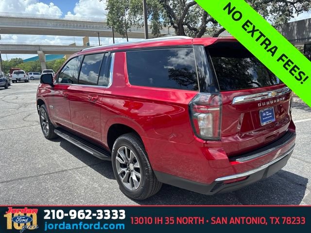 Used 2022 Chevrolet Suburban LT w/ Luxury Package RWD image 6