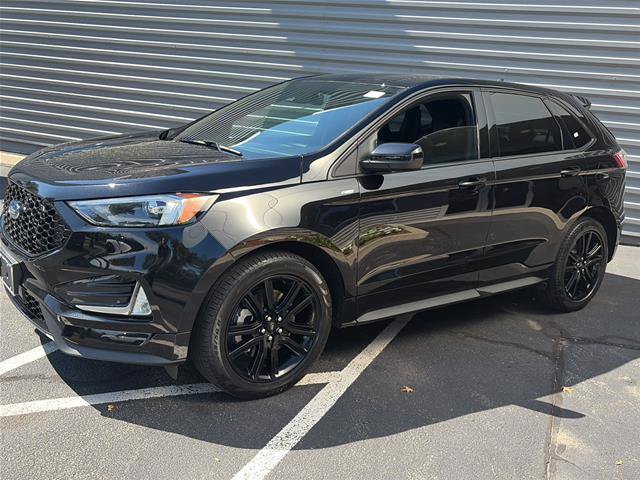 Certified 2024 Ford Edge ST-Line w/ Class II Trailer Tow Package AWD/4WD image 2