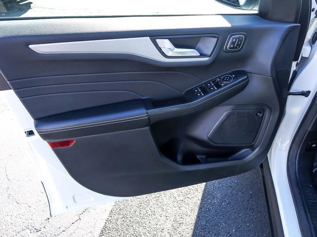 Certified 2023 Ford Escape SE w/ PHEV Premium Package image 27