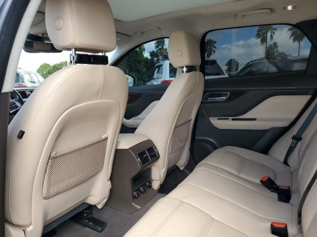 Used 2019 Jaguar F-PACE Prestige image 13