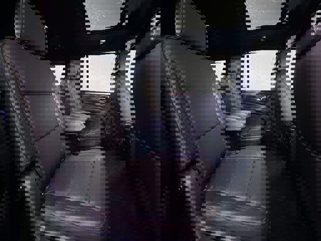 Used 2021 Chevrolet Suburban High Country image 35