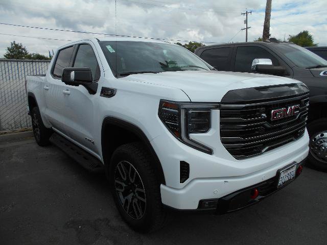Used 2025 GMC Sierra 1500 AT4 w/ AT4 Premium Package AWD/4WD image 3