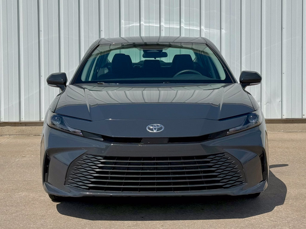 Used 2025 Toyota Camry LE FWD image 9