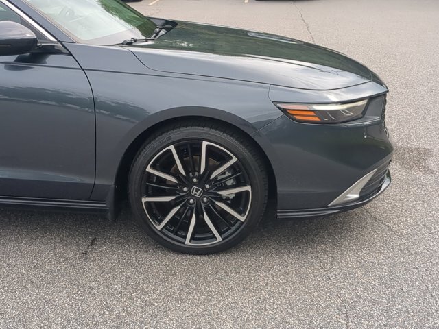 Used 2023 Honda Accord Touring image 11