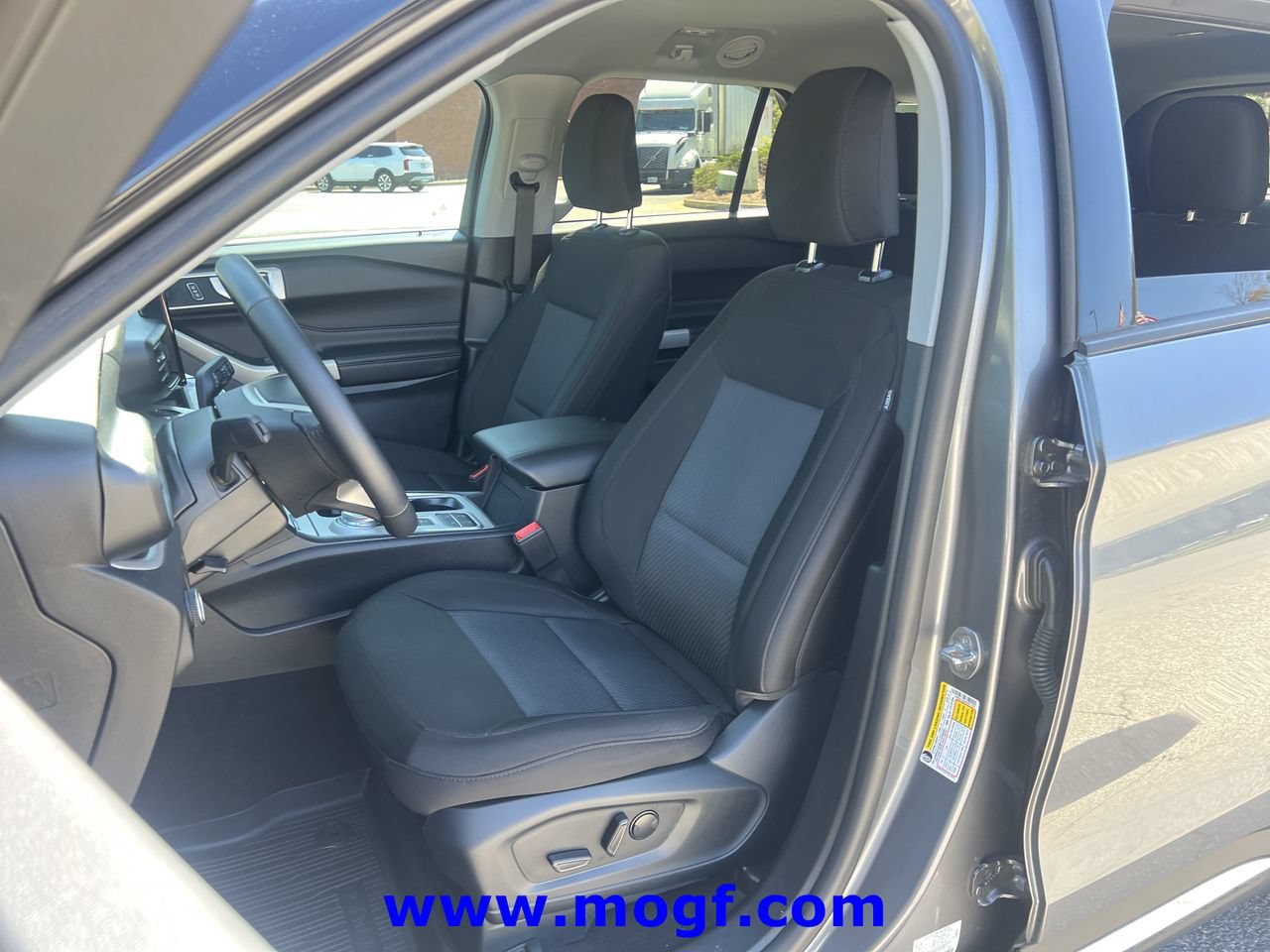 Certified 2023 Ford Explorer XLT RWD image 16