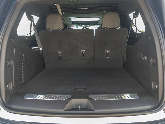 Used 2023 GMC Yukon XL AT4 w/ AT4 Premium Plus Package AWD/4WD image 8