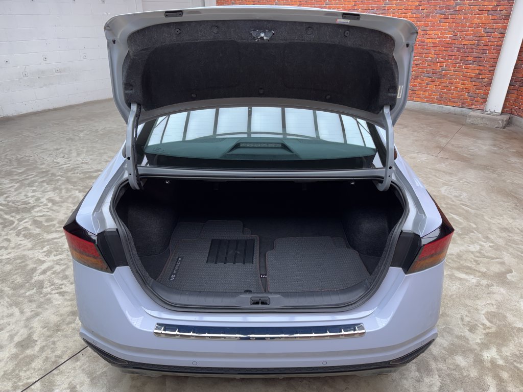 Used 2023 Nissan Altima 2.5 SR FWD image 27