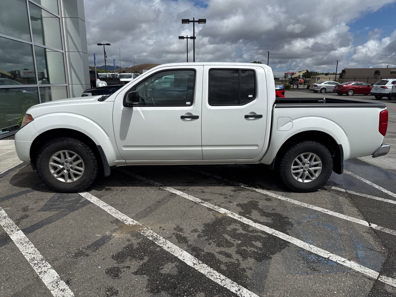 Used 2019 Nissan Frontier SV AWD/4WD image 2