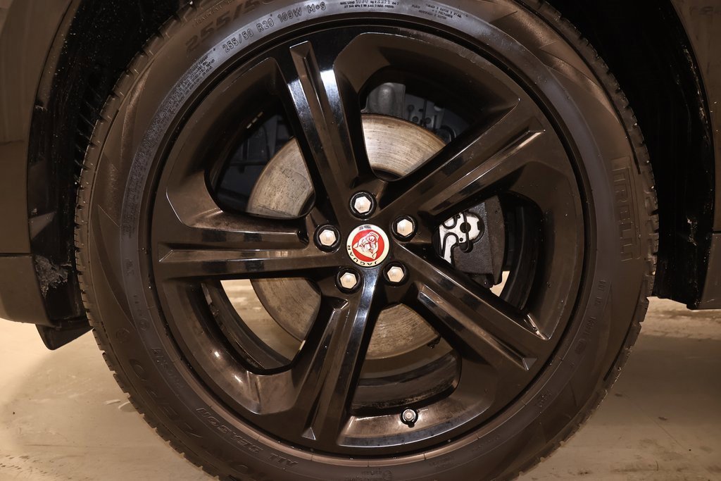 Used 2018 Jaguar F-PACE Premium image 40