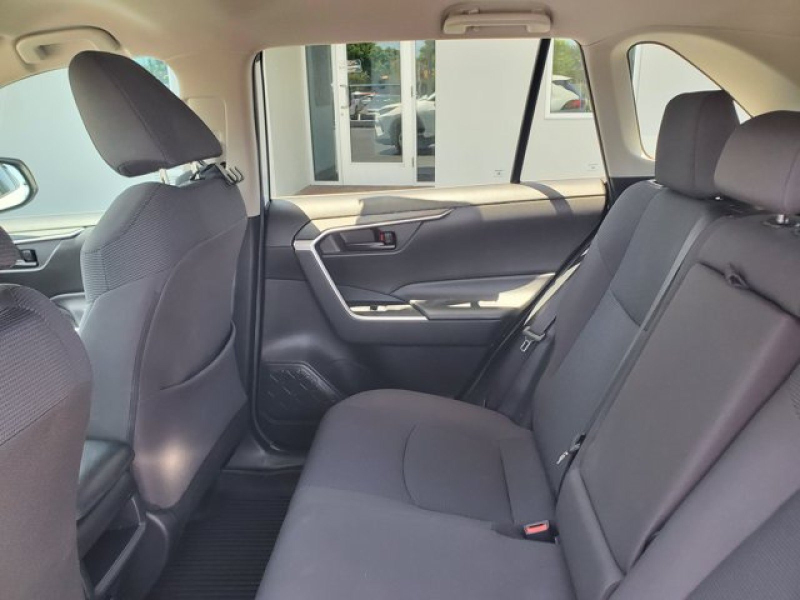 Used 2020 Toyota RAV4 LE FWD image 26