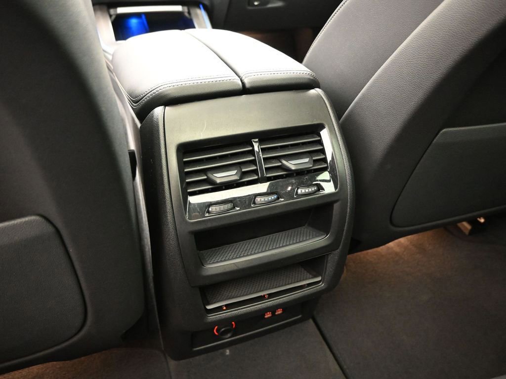 Used 2025 BMW X5 xDrive50e image 51
