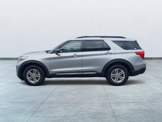 Certified 2022 Ford Explorer XLT w/ Equipment Group 202A AWD/4WD image 4