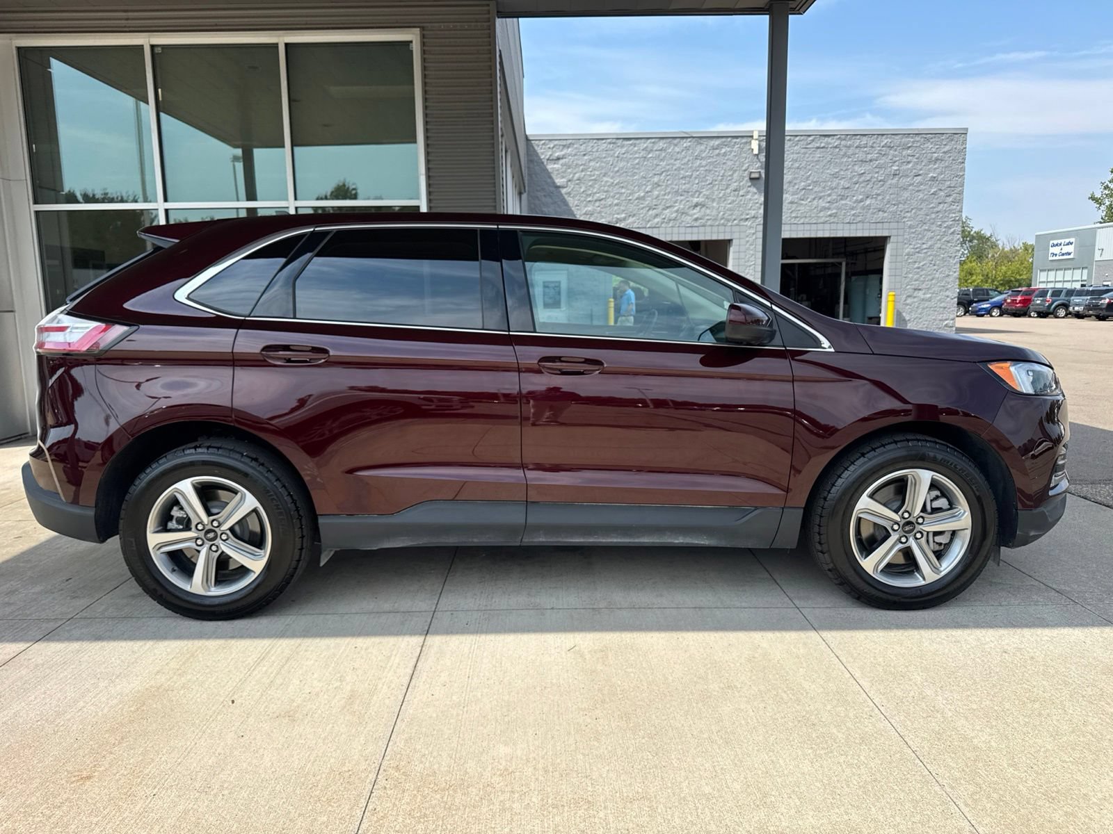 Certified 2024 Ford Edge SEL w/ Convenience Package AWD/4WD image 9