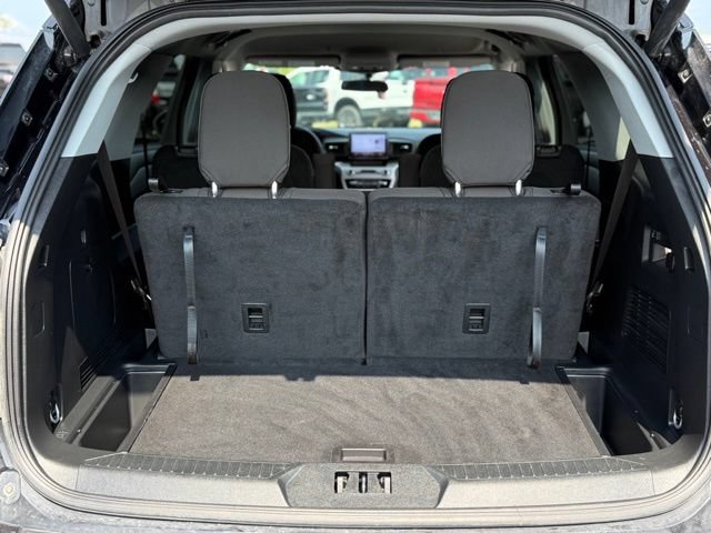 Certified 2024 Ford Explorer XLT w/ Class IV Trailer Tow Package AWD/4WD image 17