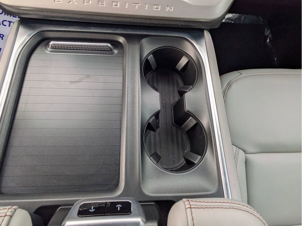 Certified 2025 Ford Expedition Active image 20