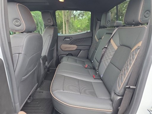Used 2024 GMC Canyon Denali AWD/4WD image 17