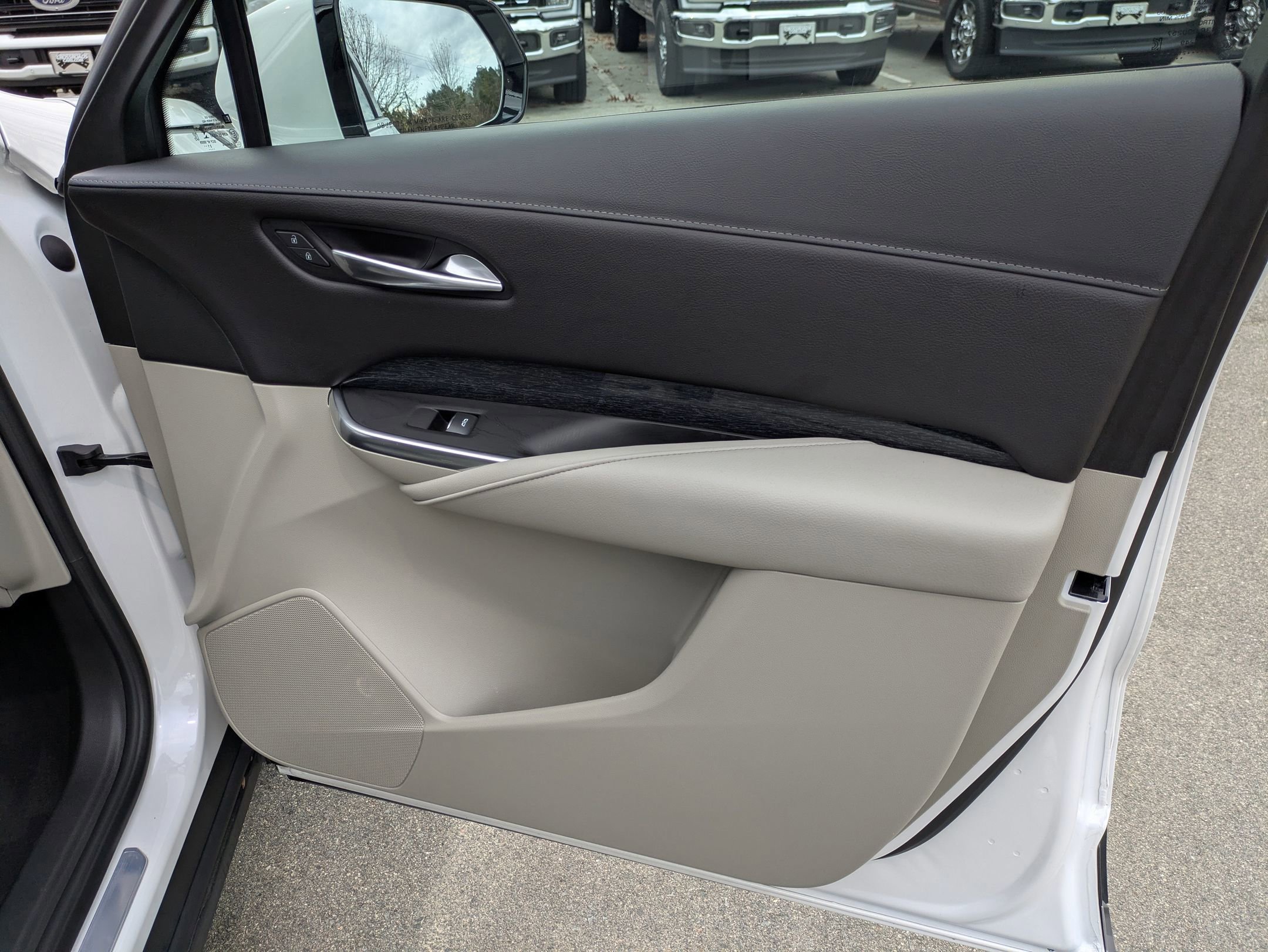 Used 2022 Cadillac XT4 Premium Luxury w/ Technology Package image 40