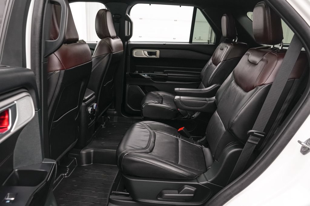 Certified 2024 Ford Explorer Platinum w/ Technology Package AWD/4WD image 19