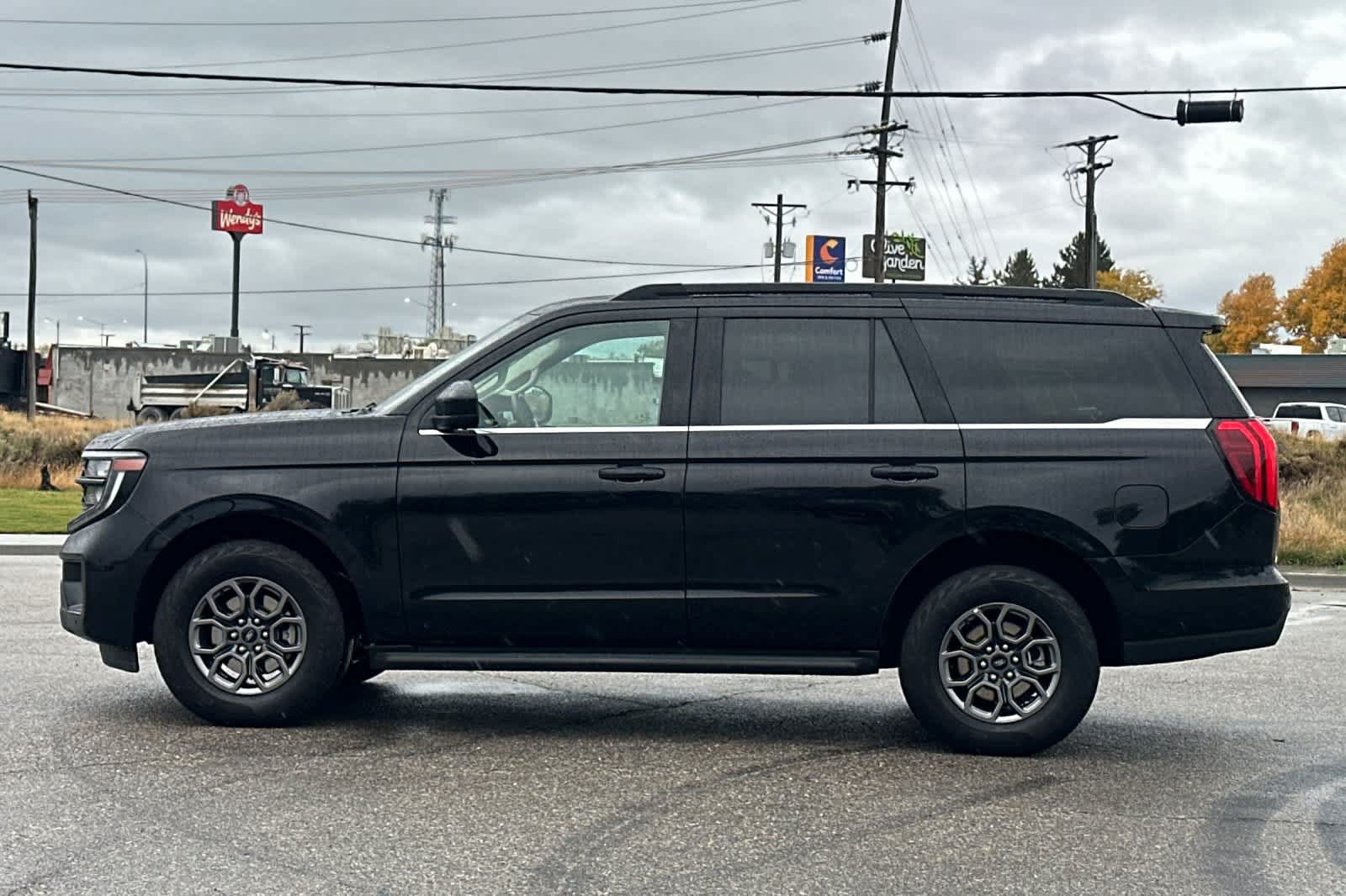 Certified 2025 Ford Expedition Active AWD/4WD image 5