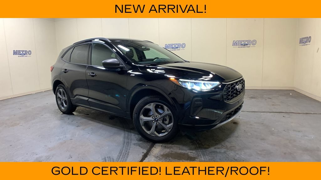 Certified 2024 Ford Escape ST-Line w/ Tech Pack #1 AWD/4WD image 1