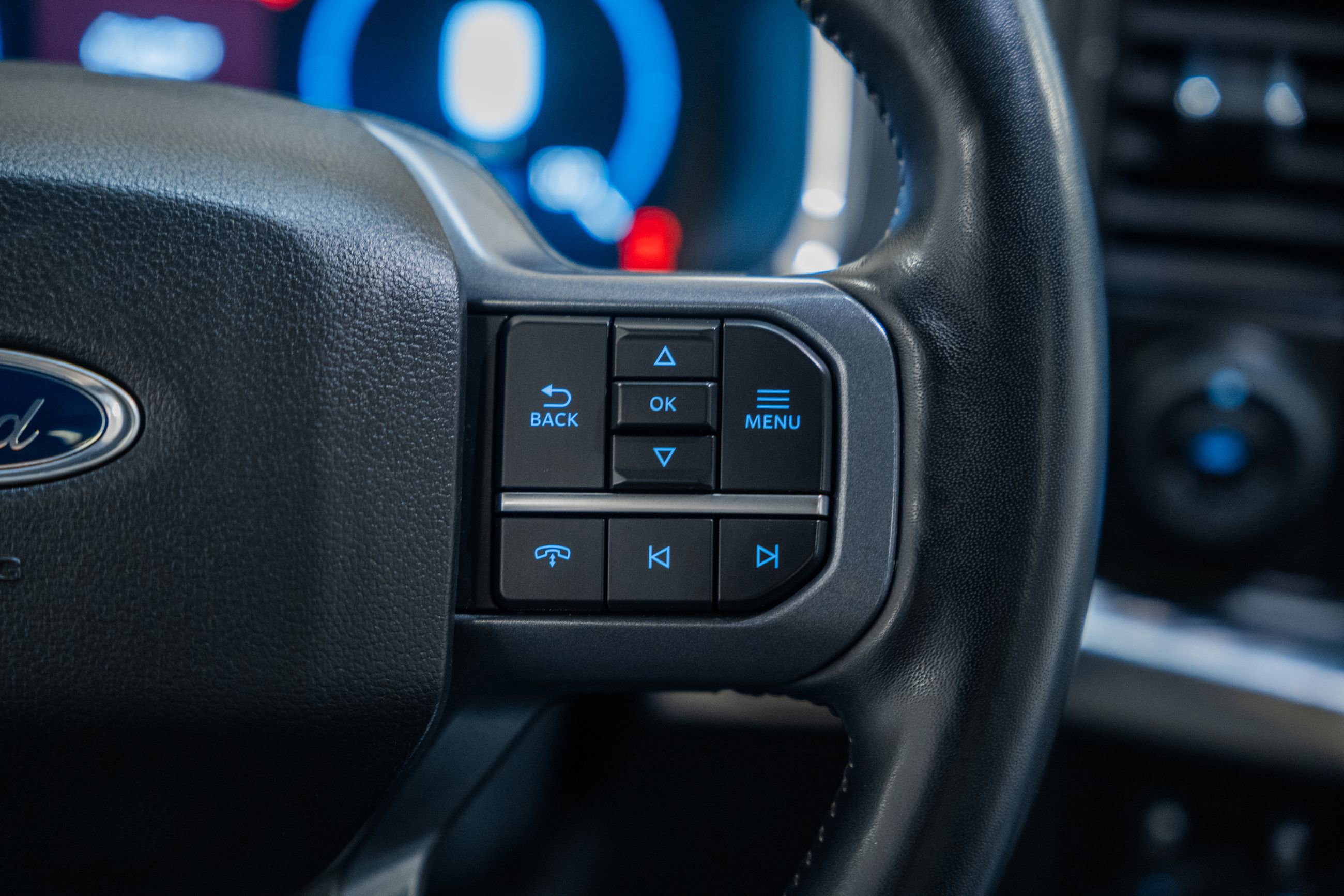 Certified 2023 Ford F150 Lariat w/ Equipment Group 502A High image 38