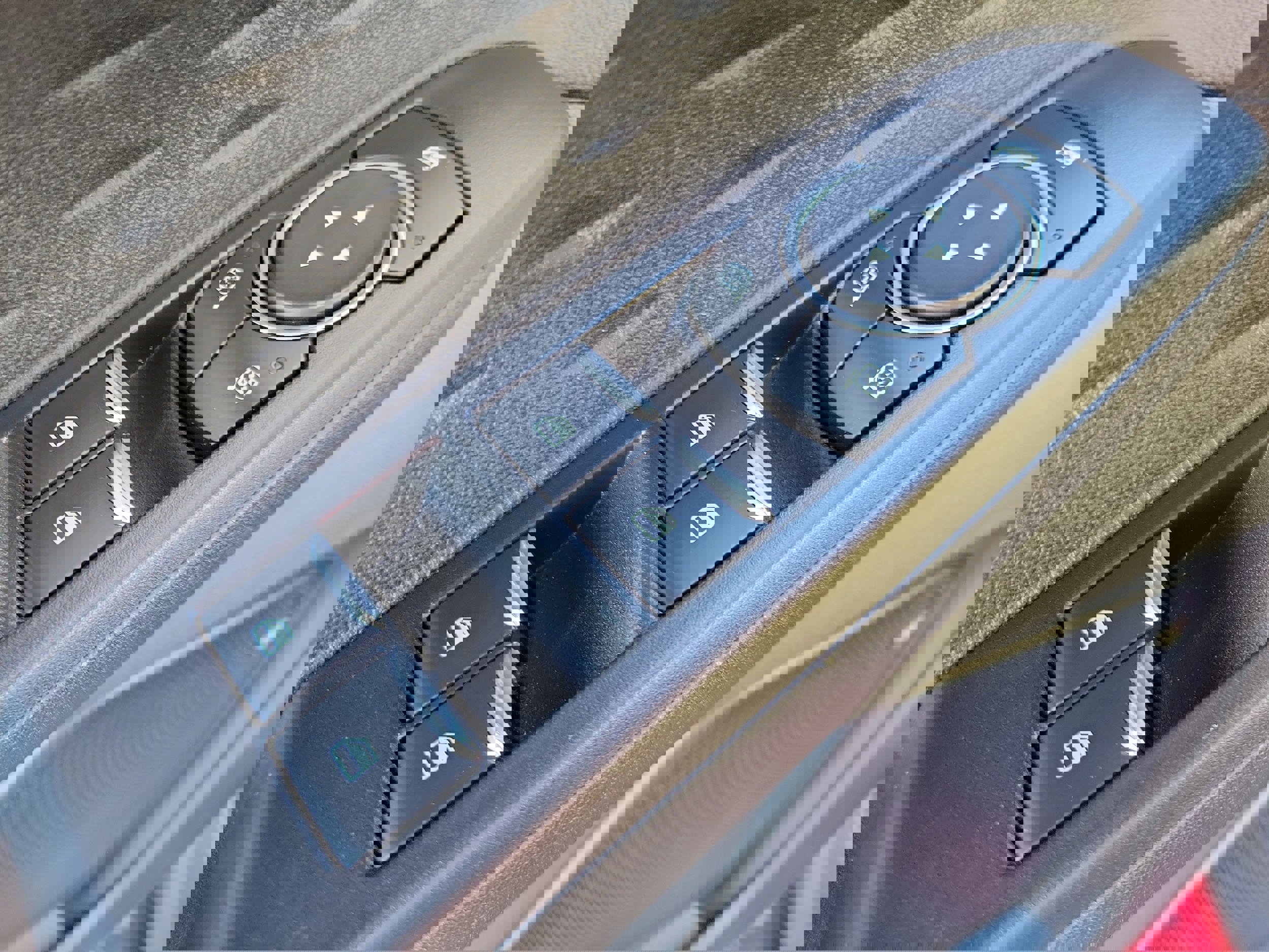 Certified 2020 Ford Escape SEL image 19