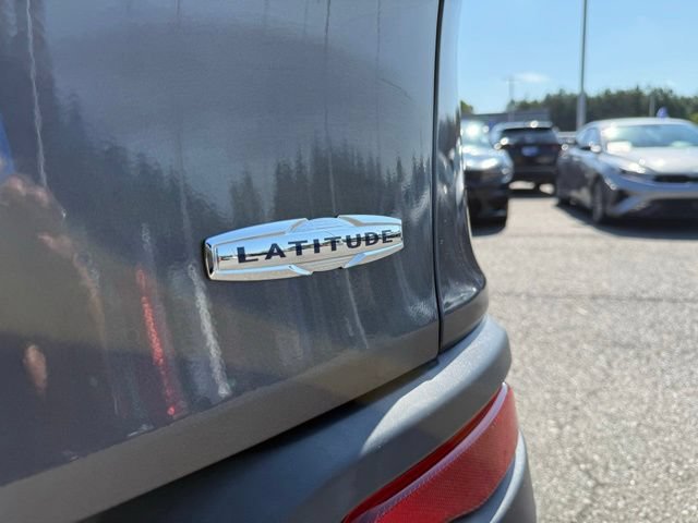 Used 2017 Jeep Cherokee Latitude w/ Safety/Convenience Group FWD image 9
