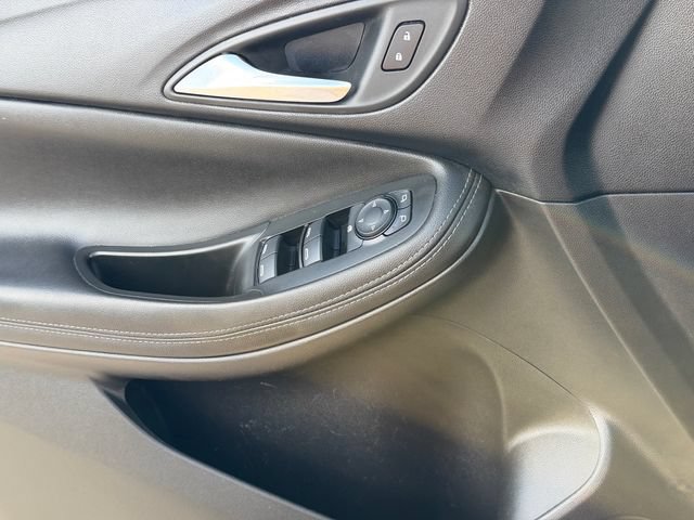 Used 2024 Buick Encore GX Sport Touring w/ Advanced Technology Package FWD image 27