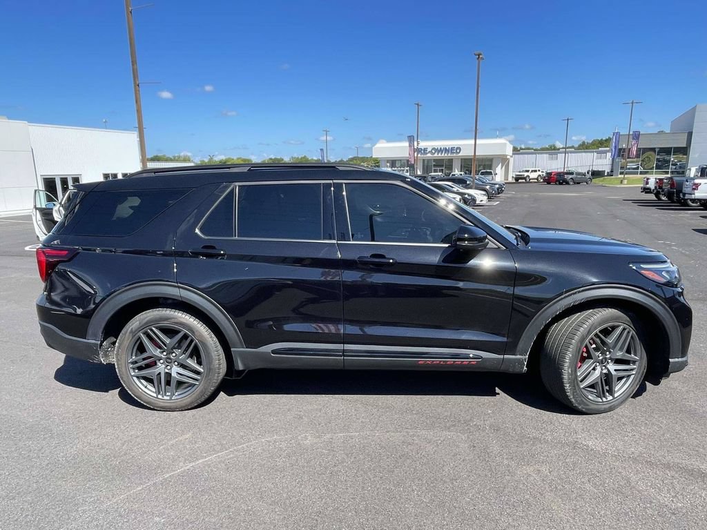 Certified 2026 Ford Explorer ST AWD/4WD image 2