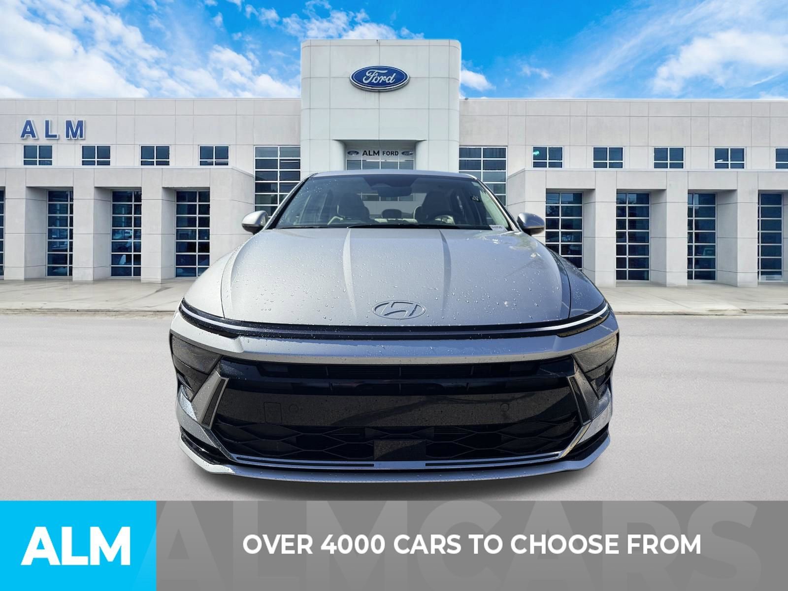 Used 2025 Hyundai Sonata SEL FWD image 2