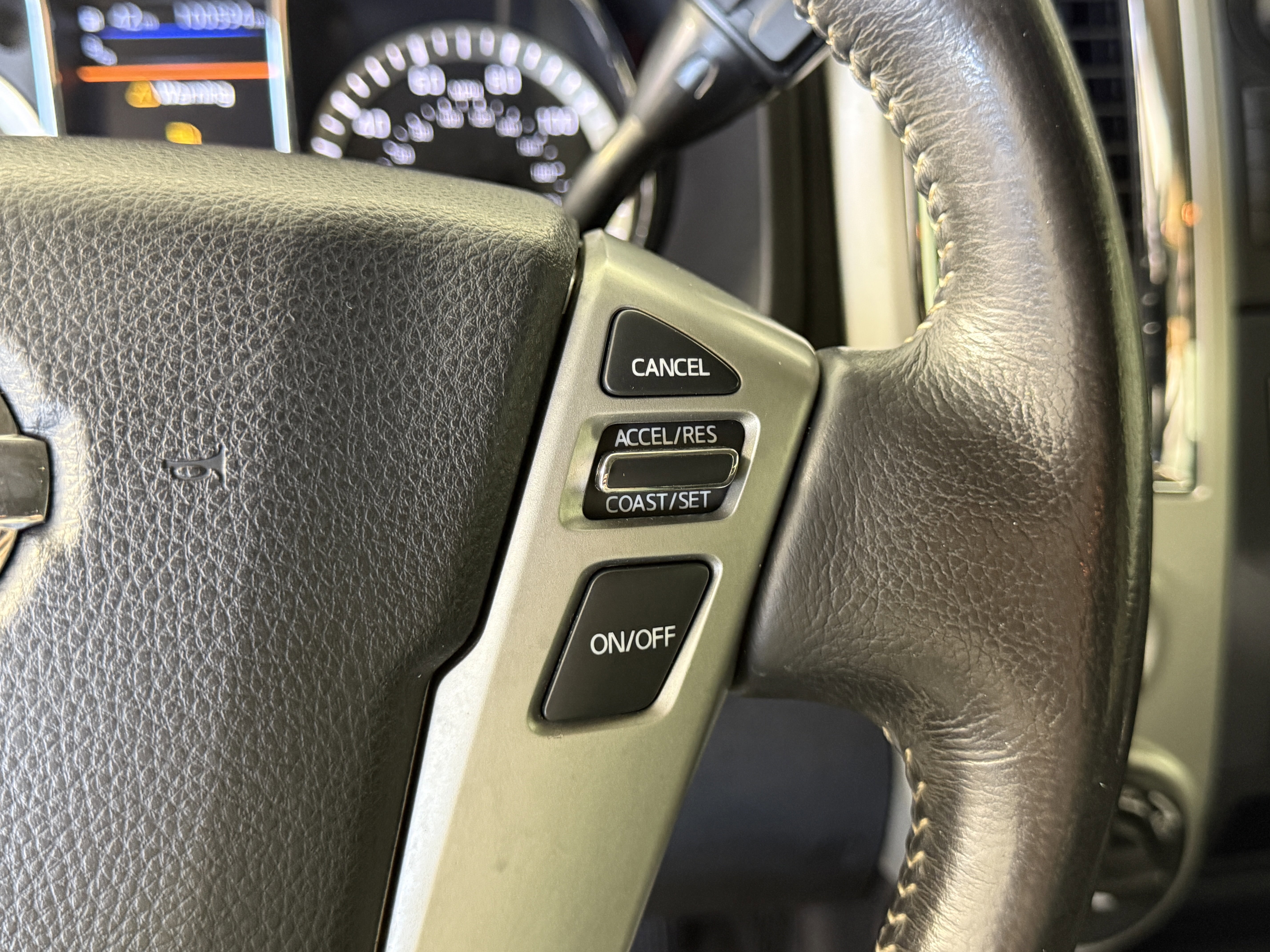 Used 2019 Nissan Titan PRO-4X image 26