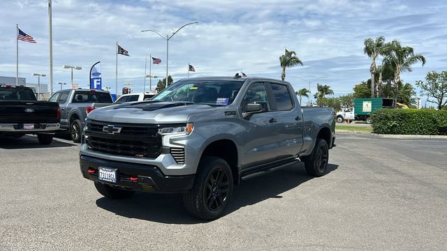Used 2025 Chevrolet Silverado 1500 LT Trail Boss w/ Convenience Package II AWD/4WD image 8