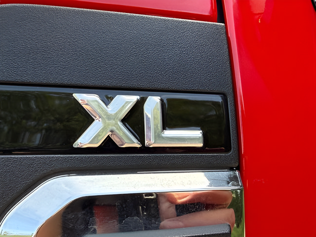 Certified 2025 Ford F350 XL w/ FX4 Off-Road Package AWD/4WD image 8