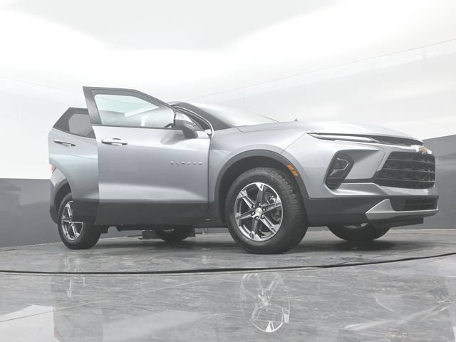 Used 2025 Chevrolet Blazer LT AWD/4WD image 31