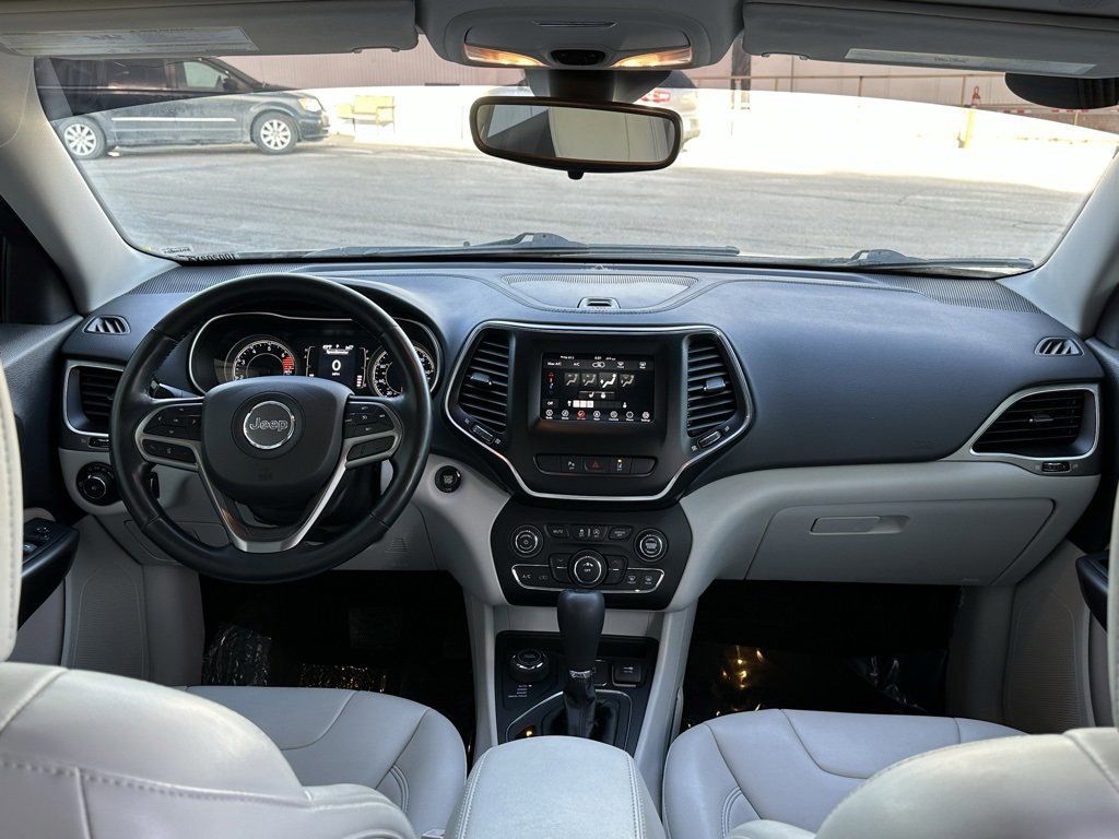 Used 2021 Jeep Cherokee Latitude Plus image 20