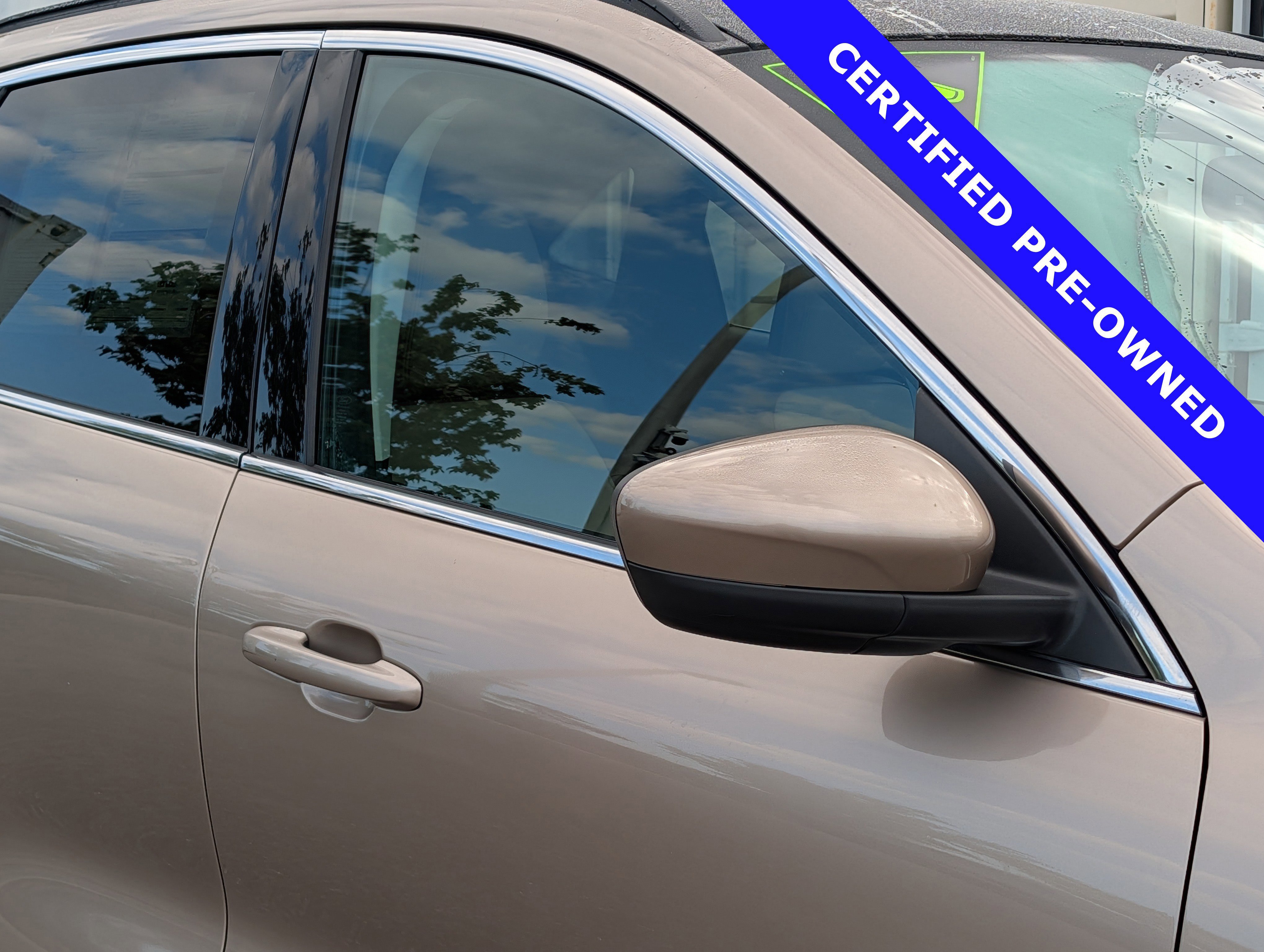 Certified 2021 Ford Escape Titanium FWD image 11