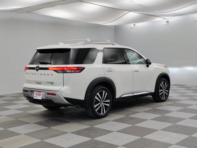 Used 2023 Nissan Pathfinder Platinum AWD/4WD image 11