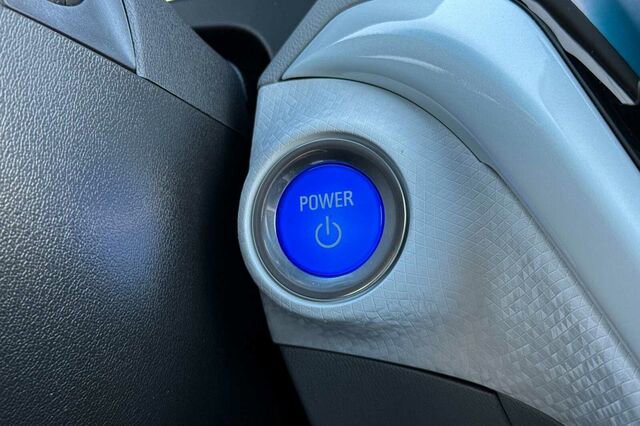 Used 2019 Chevrolet Bolt Premier w/ Infotainment Package image 19